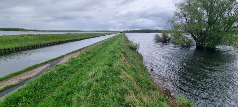 Kanal mitten durch den See Kanal mitten durch den See