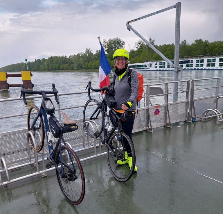 Mit der Fähre über den Rhein_ Mit der Fähre über den Rhein_